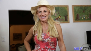 Smoking hot Blonde MILF poses for photo