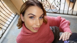 Ivy offers her guest some deep sucking during his stay at her AirBnB